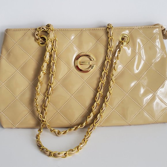 ELIZABETH GRANT Large Makeup Travel Bag Cream Quilted Patent Woven Chain Strap - Picture 2 of 3